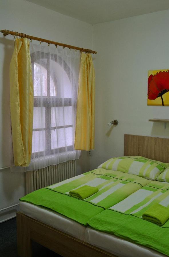 Hotel Decin Na Skrivance Dış mekan fotoğraf