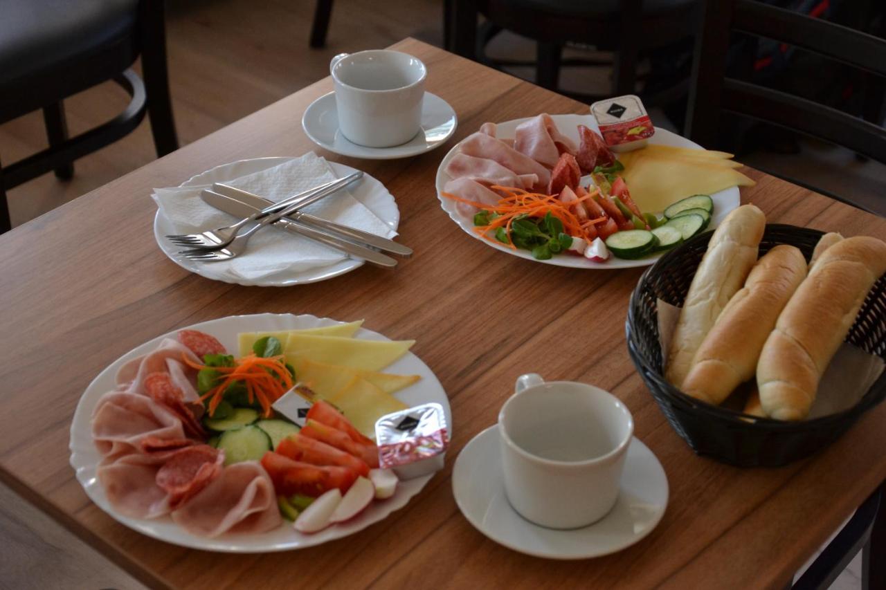 Hotel Decin Na Skrivance Dış mekan fotoğraf