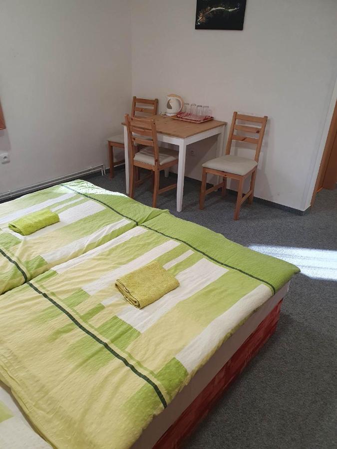 Hotel Decin Na Skrivance Dış mekan fotoğraf