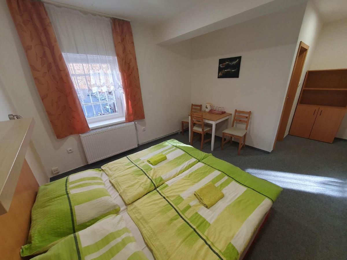 Hotel Decin Na Skrivance Dış mekan fotoğraf
