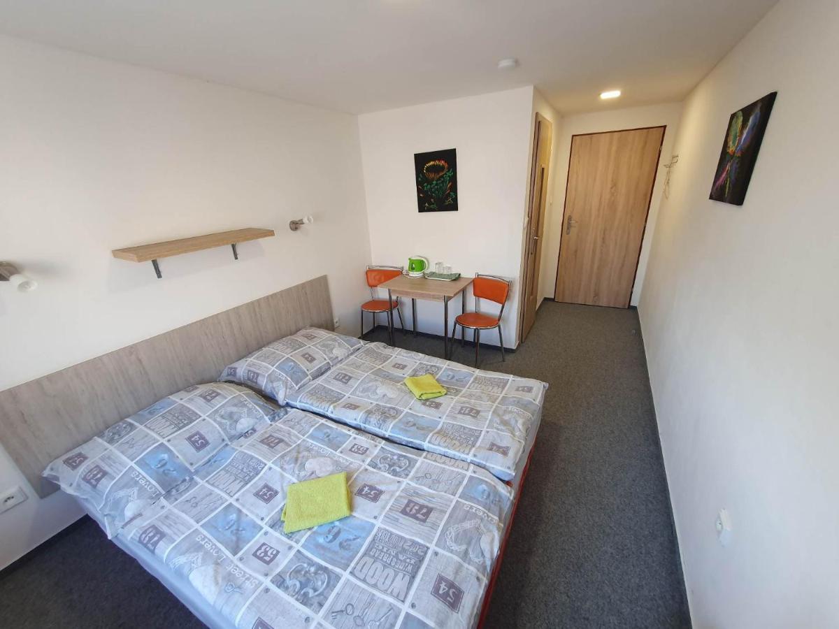 Hotel Decin Na Skrivance Dış mekan fotoğraf
