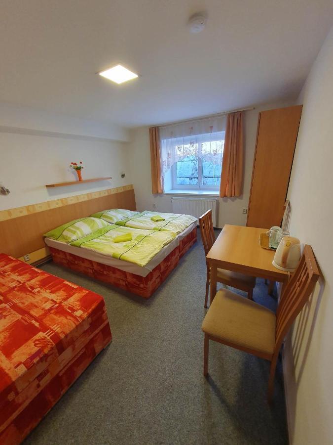 Hotel Decin Na Skrivance Dış mekan fotoğraf