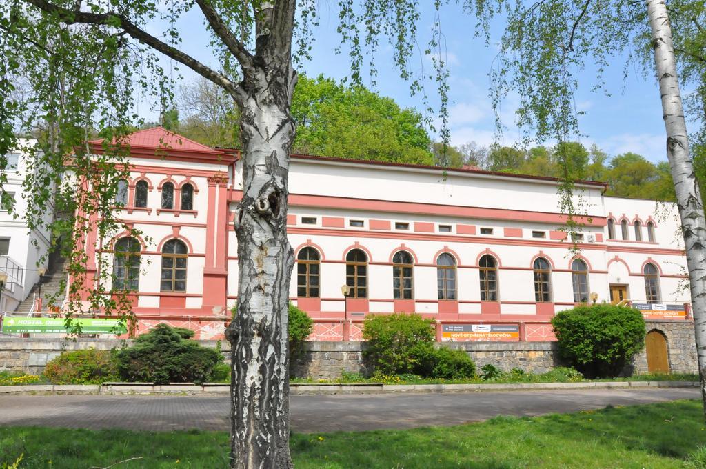 Hotel Decin Na Skrivance Dış mekan fotoğraf