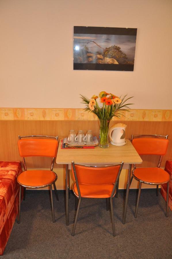 Hotel Decin Na Skrivance Dış mekan fotoğraf